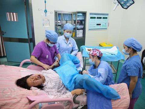 妈妈们|还在说剖腹产对胎儿不好剖腹产三大好处,顺产比也比不上