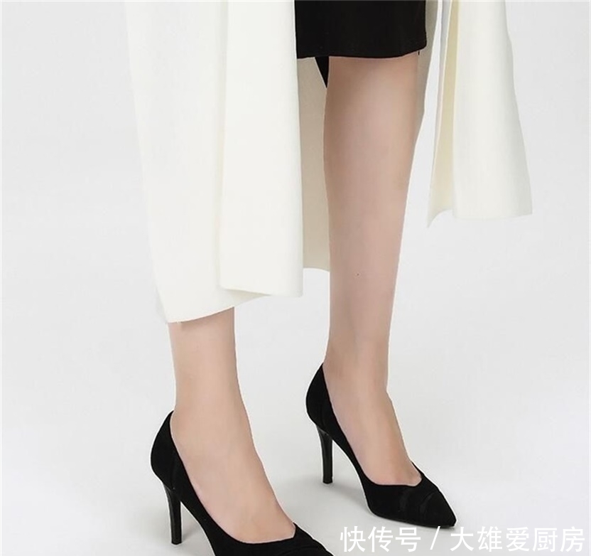 气场|踩着尖头高跟鞋,穿出女人性感气场