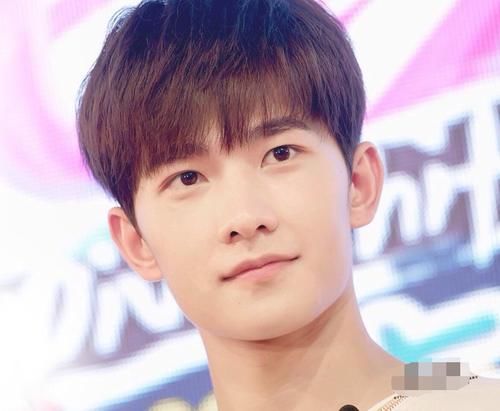  花少|周震南说杨洋录了花少三年没接综艺，徐峥总结了三个字：很精辟