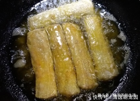 不管炸什么鱼,很多人第一步就错了,多加一步,鱼肉入味不发腥