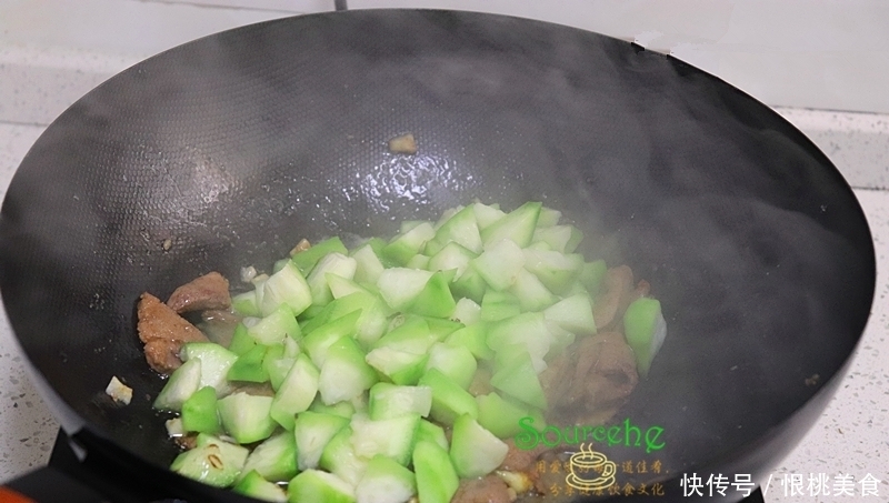 夏天要多吃此瓜,清热解暑,加猪肝炒一炒,脆甜鲜美营养高!