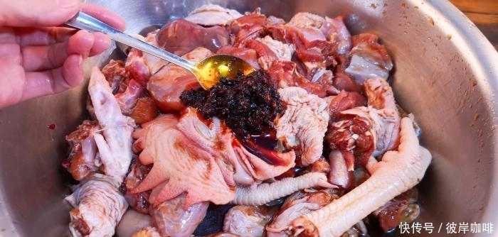 下锅|炖鸡时,最忌直接下锅炖,教你一招,鸡肉鲜嫩又入味,营养不流失