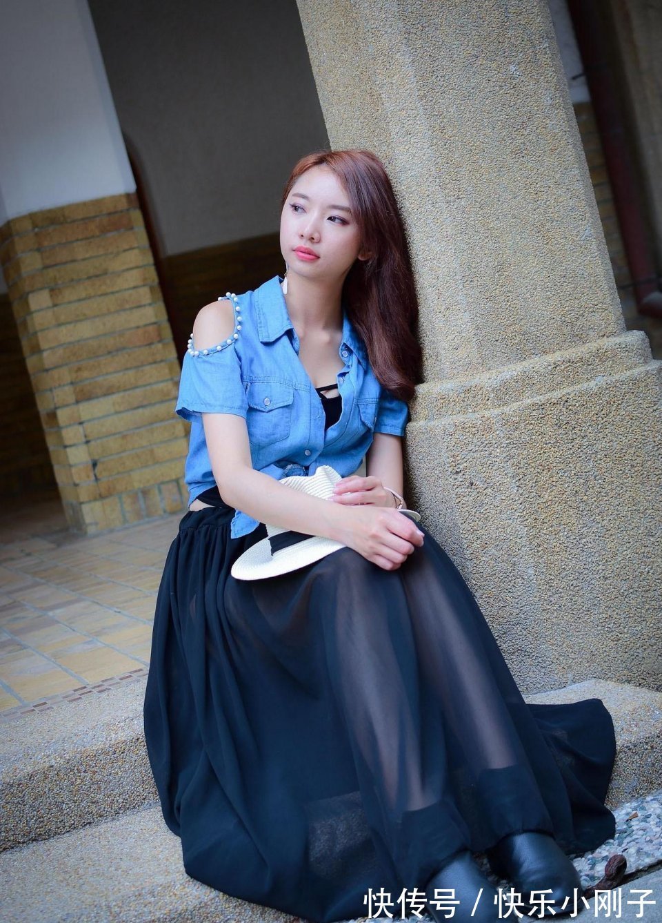 罩衣|非常好看的半身裙，加上打结的短袖，小姐姐很漂亮