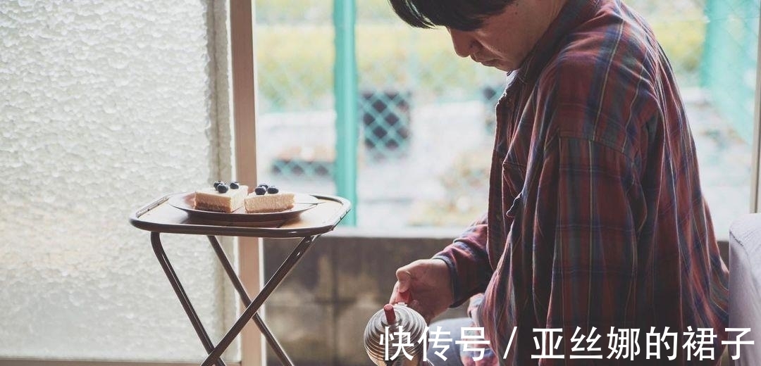物质|26岁日本男生的独居生活:低消费,物质极简,却活出舒适和惬意