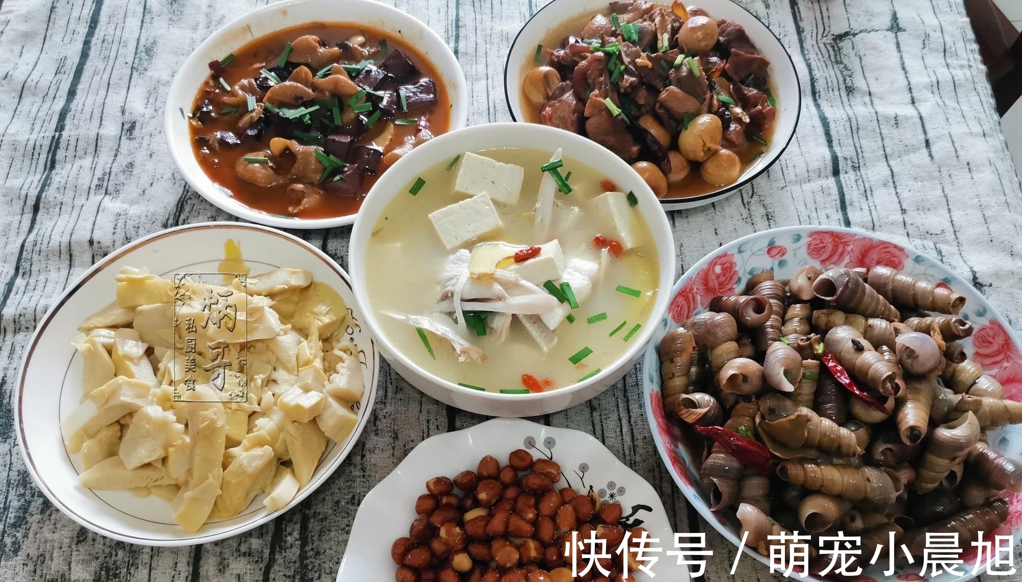 晒晒我家日常午餐,一桌子硬菜才花48元,好友:除了花生米全打包