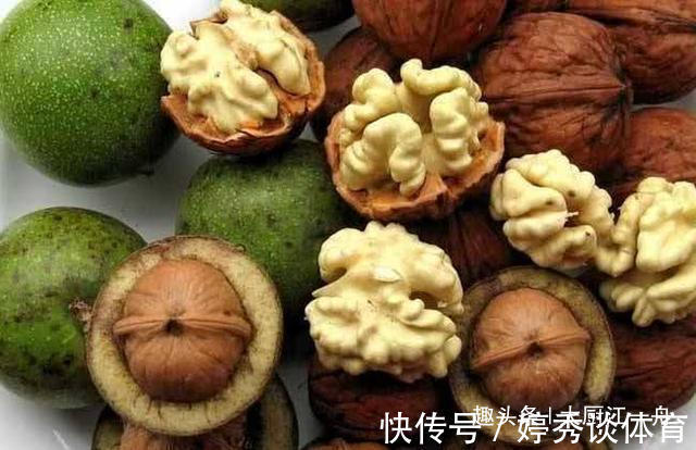江一舟|买核桃就要挑“母”的,果肉厚不发苦,学会这3个招,一挑一个准