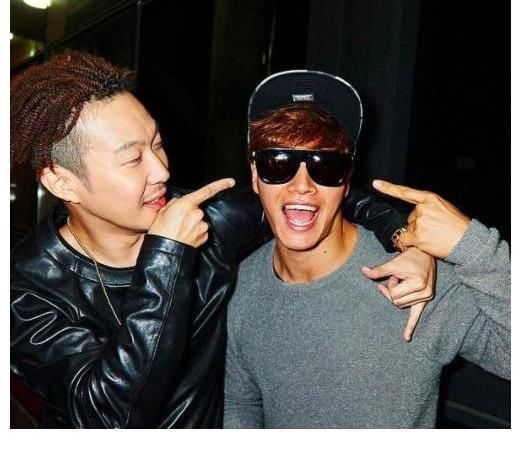 烤肉店|哈哈邀金鐘國YouTube聯(lián)合直播！他冷淡拒絕「毒舌理由」笑瘋網(wǎng)