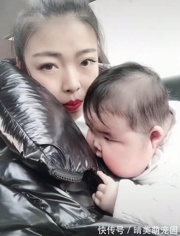 脸型|宝妈吐槽自家宝宝的脸型全网少见,网友:脸是单独喂养的吧
