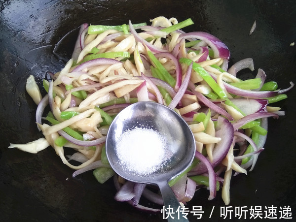 这道菜|白菜萝卜靠边站，它才是“菜王”，2块钱1斤，常吃清垃圾抗衰老