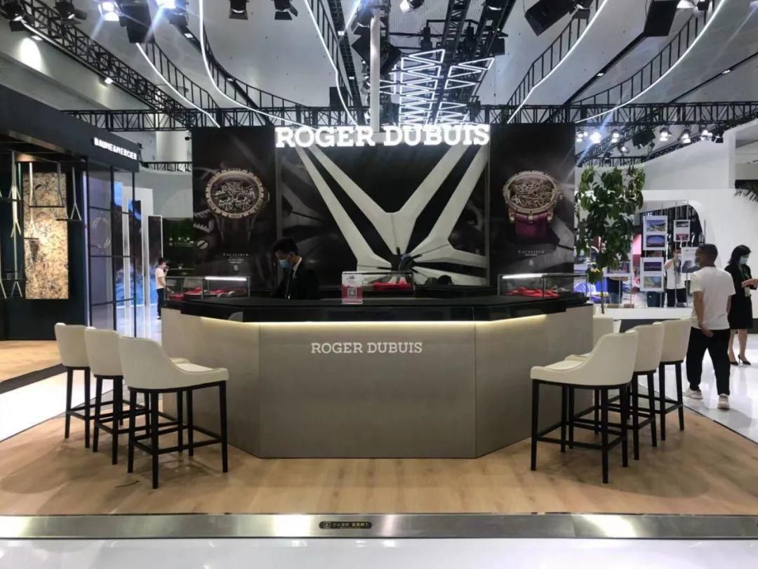 瑞士高级制表工艺展示消博会受热捧，品牌称未来将瞄准年轻消费群体