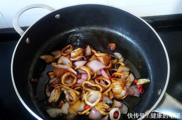 9月开海季,这道海鲜别错过,口感爽脆又鲜香,简单烹炒就很美味