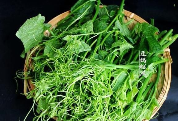 鲜嫩|热天，遇到此菜我必买，简单一拌，鲜嫩营养，很多人却不知道