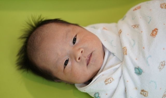 宝宝|新生宝宝出现的这些“症状”,爸妈别急,娃只是长得有点儿快