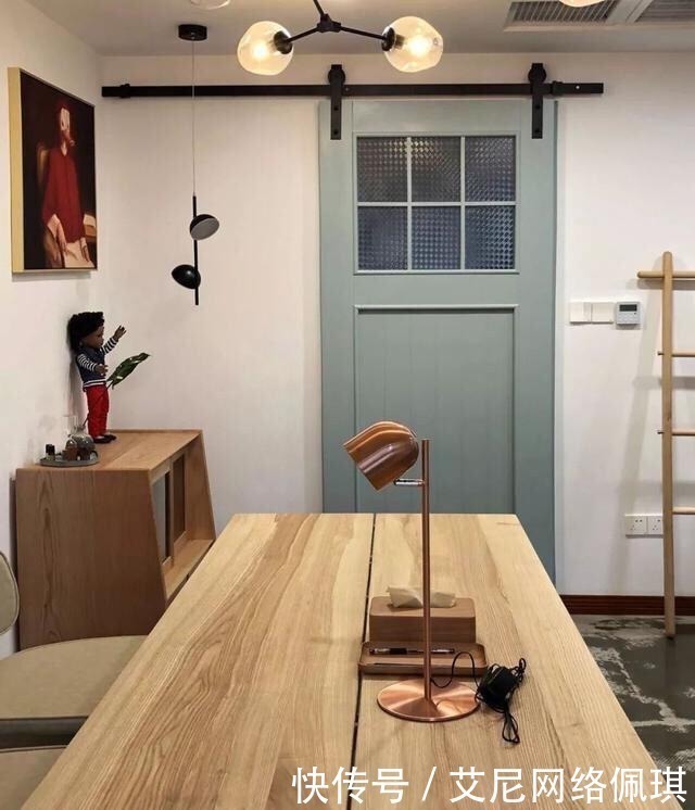 舒适度|聪明主妇巧装95㎡小宅:阳台加了一面墙,却让家里处处有惊喜!