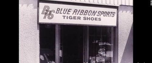 鬼冢虎 现金流不稳、公司被兼并,看菲尔·奈特如何把一手烂牌打出王炸