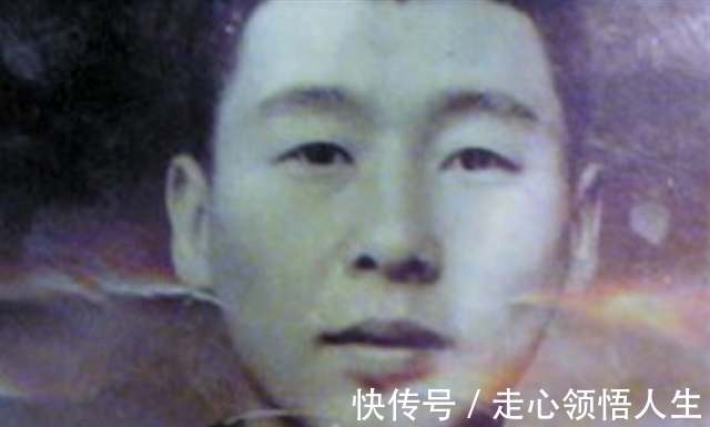 作家&作家路遥墓地:病危时妻子执意离婚,坟冢后侧13个字令人感动不已