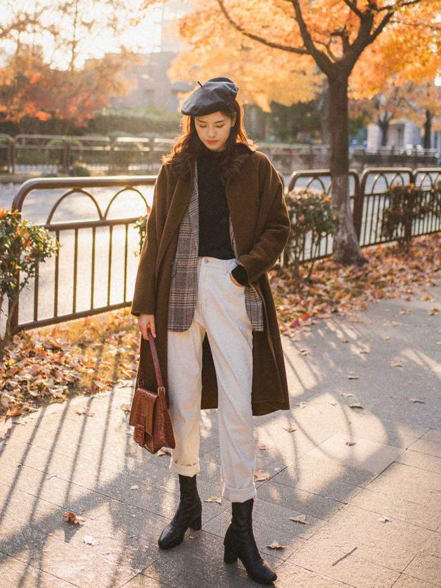 百搭|穿来穿去,还是“小白裤”百搭日常,搭配西装干练知性,美得高级