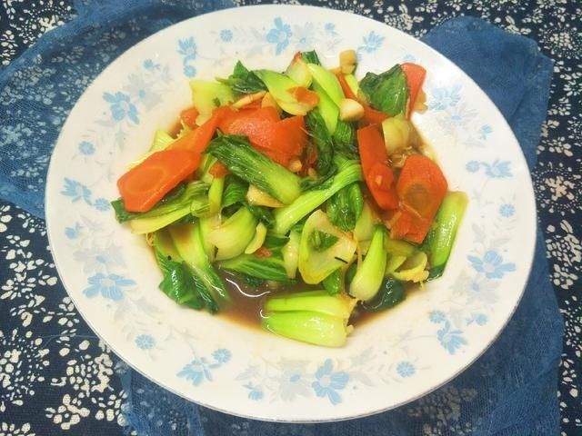 家常菜谱，炒油菜时，教你好吃做法，油菜清脆爽口