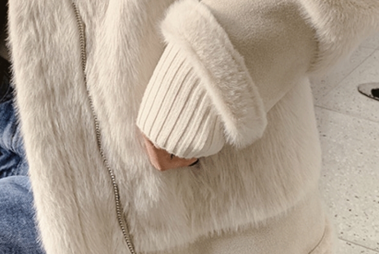 冬季新款女|羽绒服已经不流行!今冬时兴羊羔毛外套+牛仔裤,时尚减龄贼美嫩