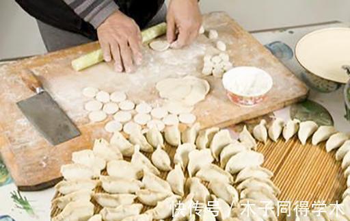 美味|冬至,用这肉包饺子比猪肉更美味,又鲜又嫩,咬一口满嘴香