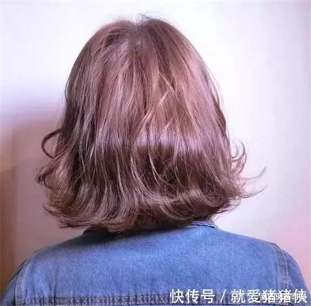 减龄 到了40岁的“家庭妇女”,有白发的剪这3种发型,时髦减龄又气质