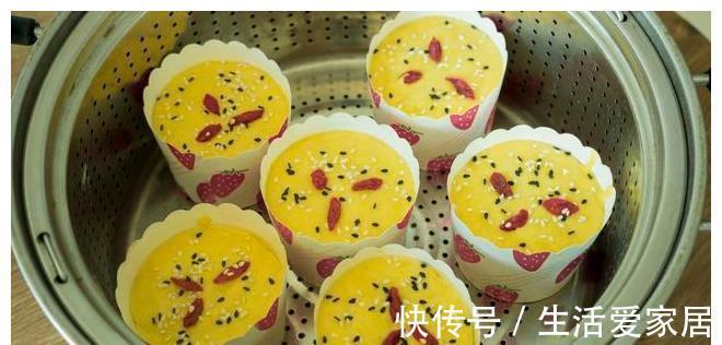 好吃|教你做玉米面发糕，简单搅一搅就上锅，做法零失败，比蛋糕还好吃