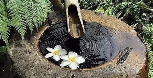 老子&“上善若水”是什么意思?老子的意思很简单,可惜很多人都误解了