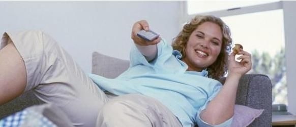 专家|高血压患者别担心，专家：起床“懒”，睡前少做3事，血压悄悄降