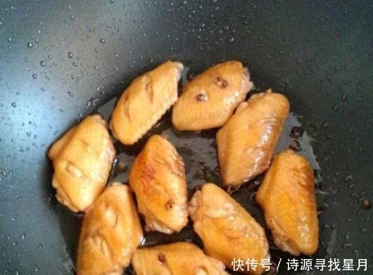 红烧类|炒糖色时,冰糖别直接下锅炒,教你正确方法,鲜红透亮,不苦不黑!