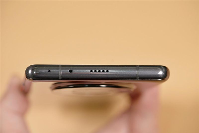 间维度|全球首款自由曲面镜头手机告别畸变！华为Mate40 Pro+超大杯评测