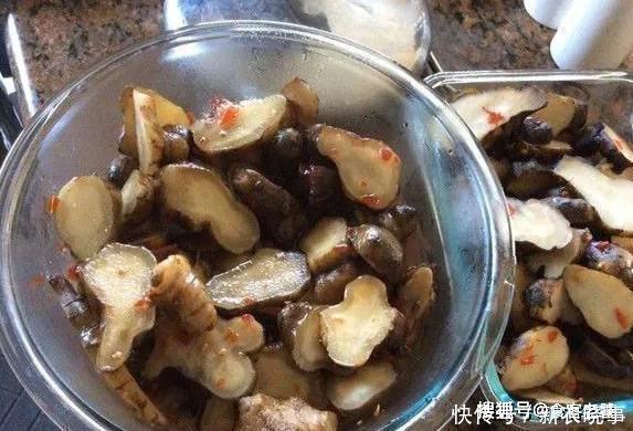 身体|咸菜对身体有害？农村老人顿顿都吃咸菜，为何依然高寿？
