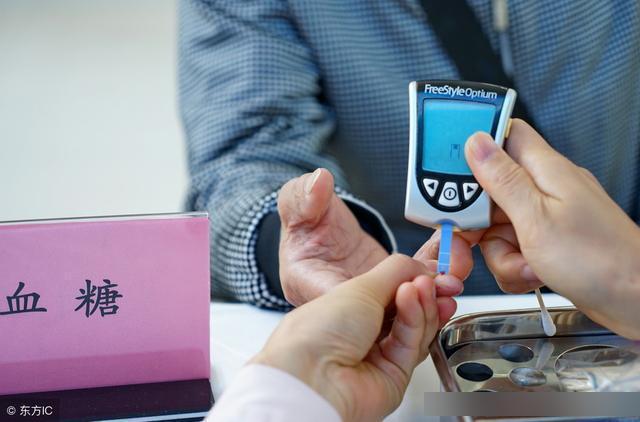 糖尿病患者|糖尿病者，一旦手脚有四种变化，并发症来了，再拖下去就是肾衰竭