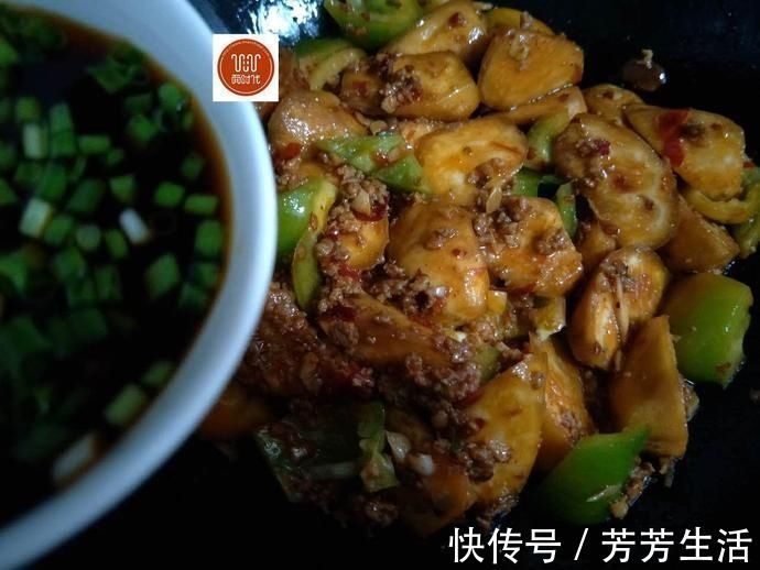 下饭|夏天就该这样吃茄子,不用过油,软嫩多汁,美味又下饭,比吃肉香