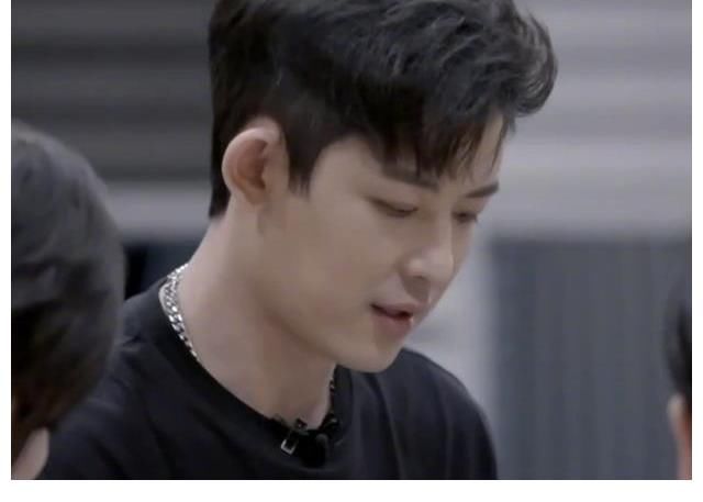 李響|《披荊斬棘》“問(wèn)題”哥哥群像：有人死賴(lài)著不走，關(guān)鍵時(shí)刻見(jiàn)人品