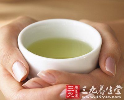 8杯水不可靠 专家教你如何科学饮水