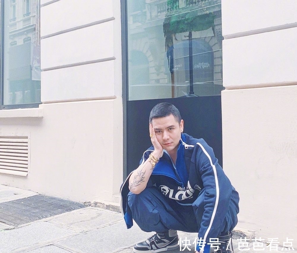 virgil|小时候玩的换装贴纸、QQ秀,竟成了现在最时髦的玩意