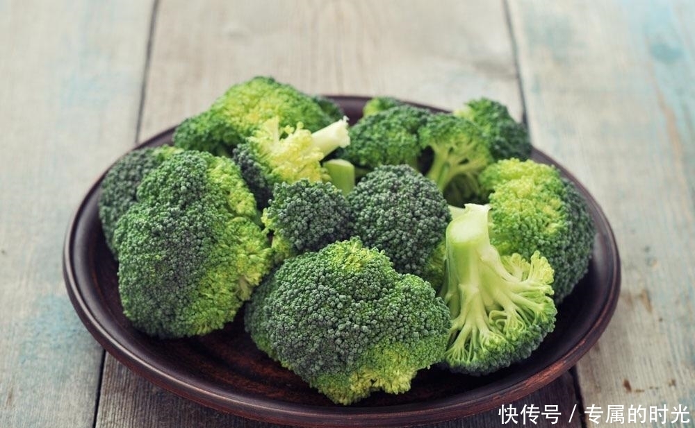  滋养|女性不想皱纹爬上脸，常吃3种食物，滋养卵巢，延缓衰老，显年轻