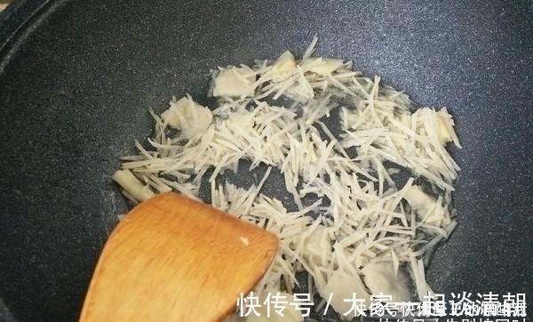 土豆菜|它是“天然泻药”,一周吃2次,肠胃通畅,大肚腩也消失了