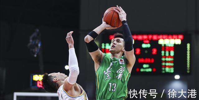 辽宁男篮|杨鸣一语惊醒梦中人!辽宁男篮争冠最大隐患出现,记住这是在CBA