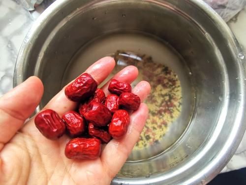 80岁的奶奶每天都喝它,腿脚好身体棒,做法简单不复杂,全家都喜欢