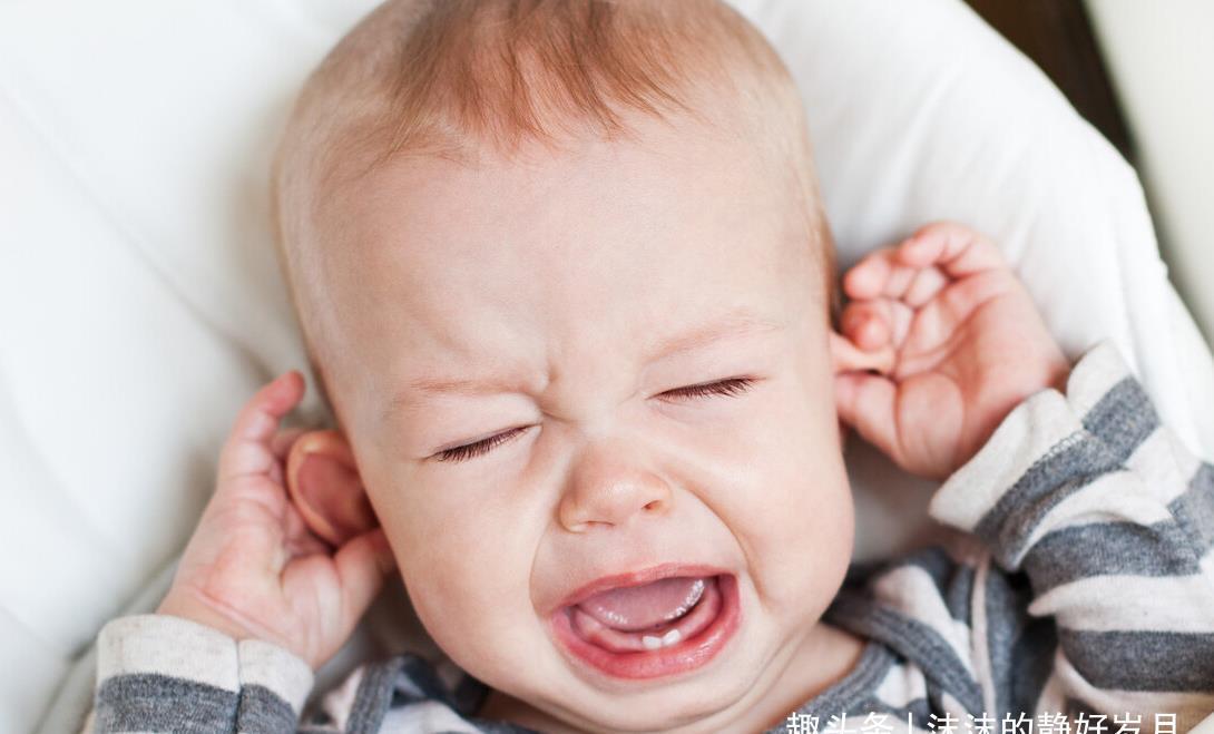 妈妈|宝宝睡醒后通常会有3种表现,若是最后一种,妈妈就偷着乐吧