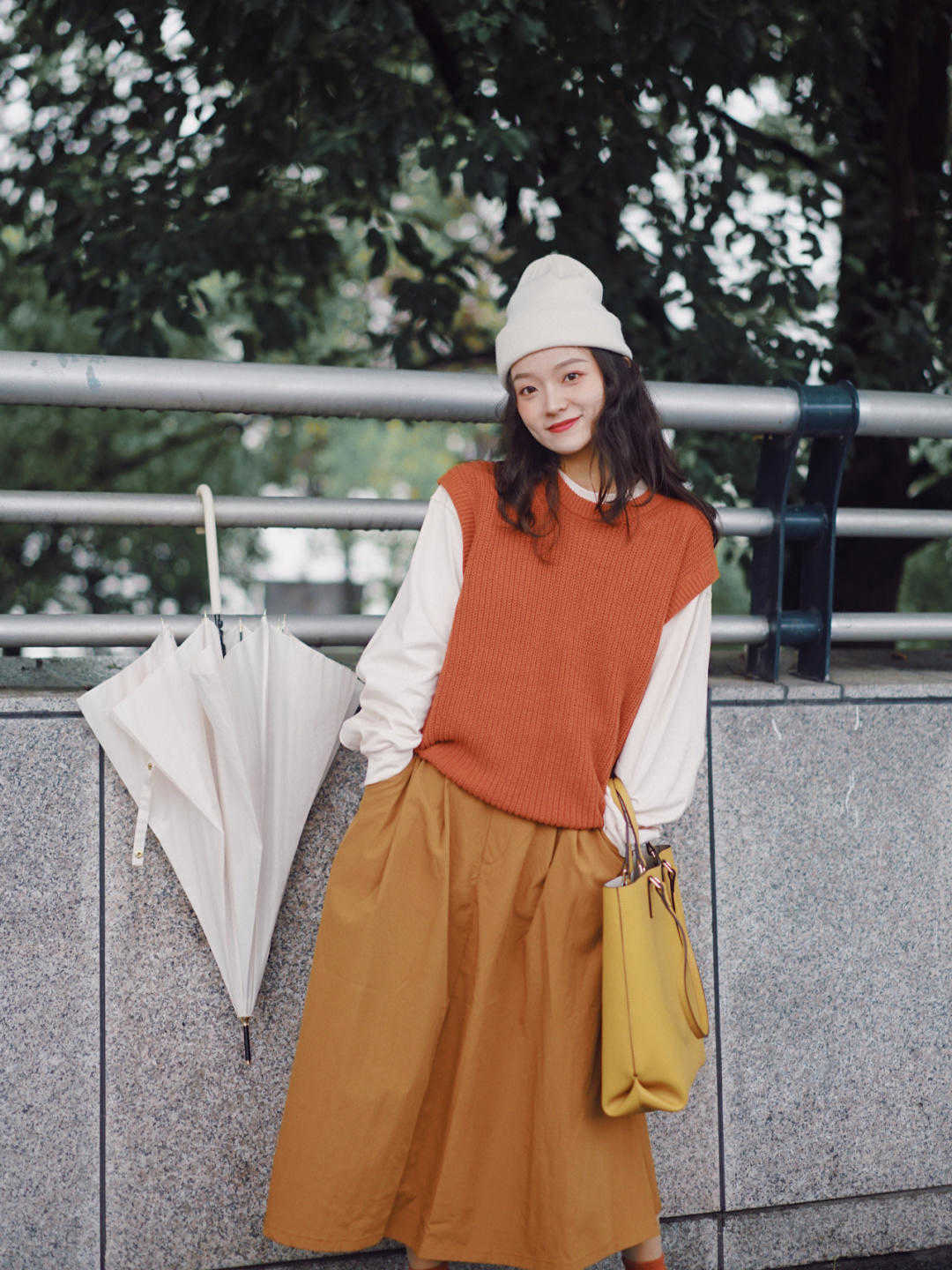 好看|秋天不建议直接穿T恤,这样叠穿洋气又高级,主要是显好看