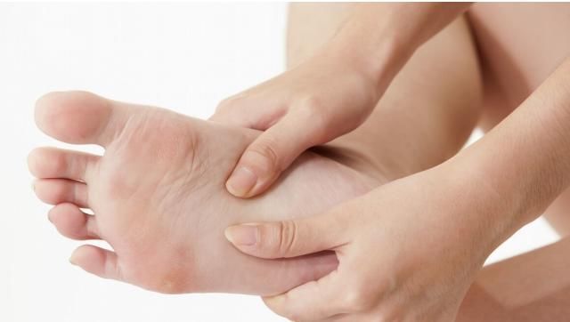 三阴交穴|天天用热水泡脚,到底是养生还是慢性自杀?一些人建议不要泡脚