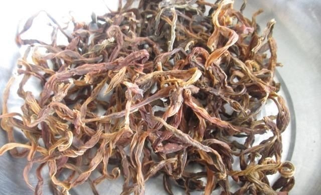 遇到这3种蔬菜多买些，晒干保存起来，冬天用来炖肉蒸包子都好吃