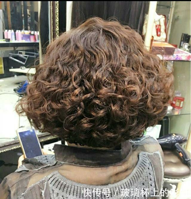 短发|中老年女性这样做头发,保证发型效果和健康,真的超漂亮!