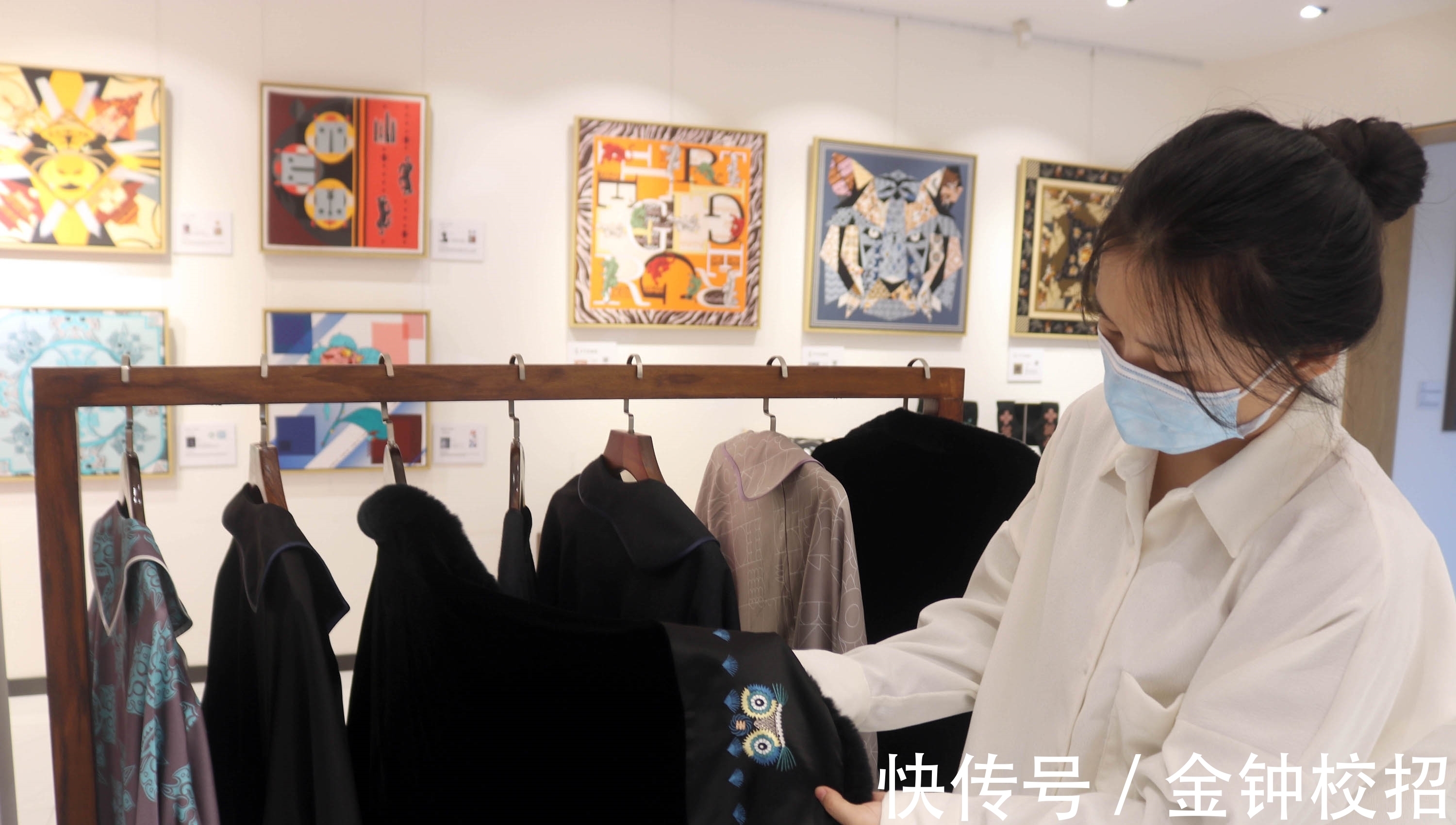 任寅虎|“任寅虎”生肖文创丝巾展在苏州市平江路羿唐创意设计体验中心启动