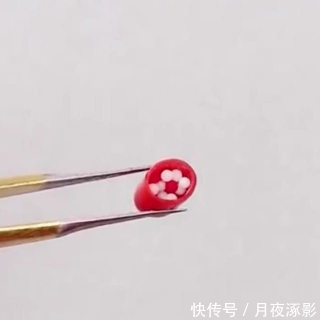 柯南|柯迷们的骚操作有哪些用计算器弹柯南主题曲,自制缩小药丸