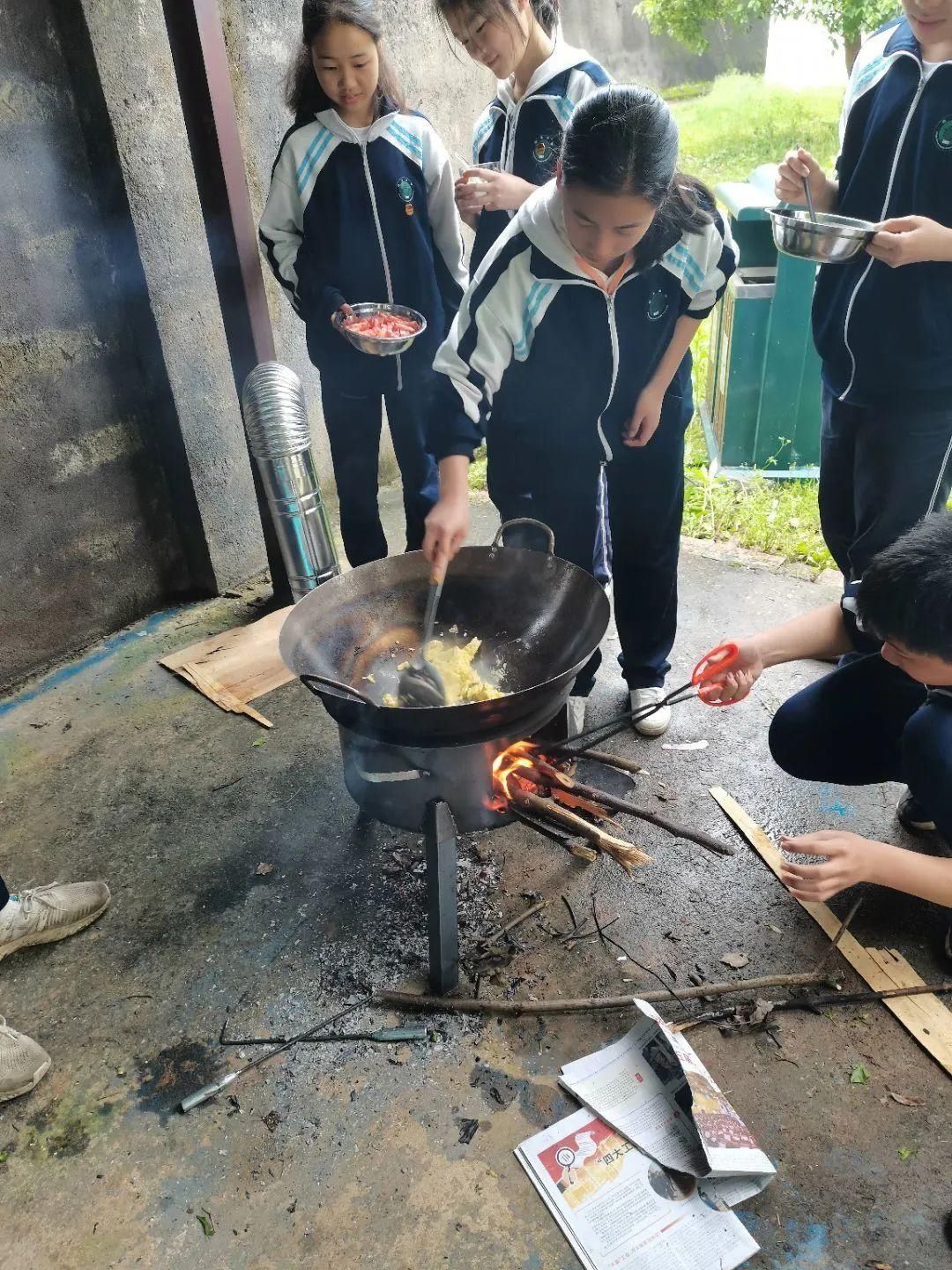 【品质白中●化雨】白关中学劳动教育之“快乐厨房”