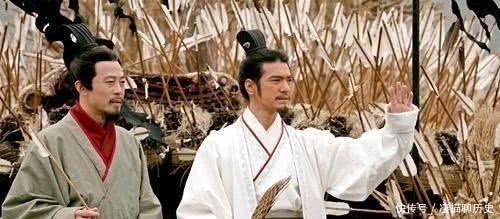 诸葛亮|诸葛亮草船借箭,曹操为何不用火箭攻之?专家:幸好没放,不然更吃亏