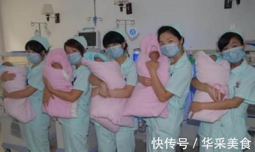 养育|头胎生女儿,二胎是四胞胎,三胎终于有儿子,这阵仗简直无人能及